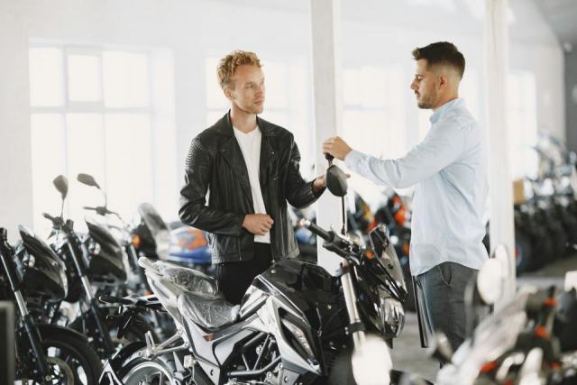 Vendre sa moto : guide moto et balades Vendre sa moto d'occasion : du bon prix à la signature