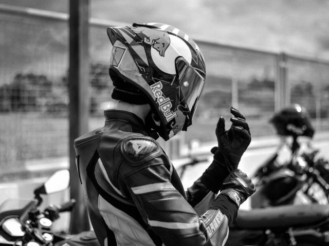 L'équipement moto complet : de la tenue de sécurité aux accessoires
