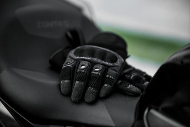 Meilleurs gants moto hiver et été : le guide de sélection