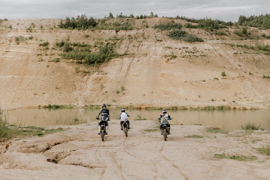 Moto tout-terrain : choisir entre enduro, trial et motocross